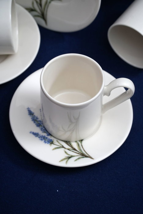 Hermia Lavanta 12 Juego de tazas de café y platos de porcelana